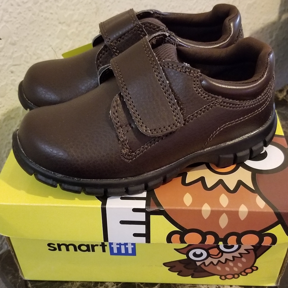 Brand new size 10C brown smartfit shoes